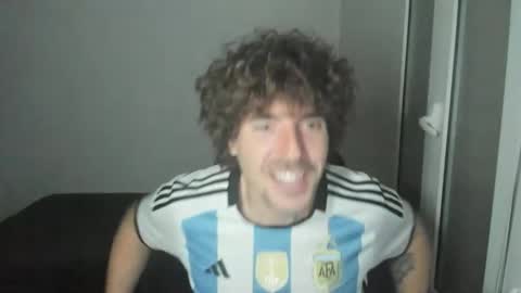 Snapshot of joaquin420_hot chatting on March 8, 8:01 pm joaquin420_hot online show from March 8, 8:01 pm