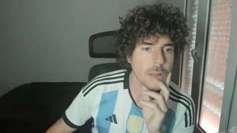 Snapshot of joaquin420_hot chatting on March 9, 8:51 am joaquin420_hot online show from March 9, 8:51 am