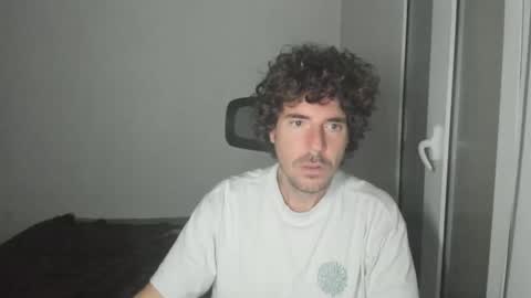 Snapshot of joaquin420_hot chatting on March 14, 3:34 am joaquin420_hot online show from March 14, 3:34 am