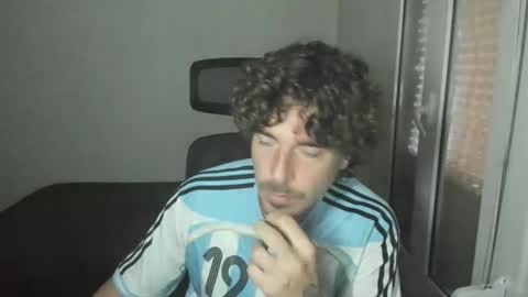 Snapshot of joaquin420_hot chatting on March 14, 3:39 pm joaquin420_hot online show from March 14, 3:39 pm