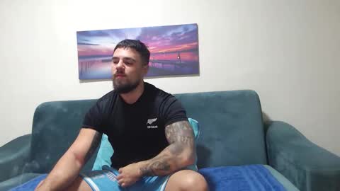 Snapshot of jodogs chatting on October 22, 8:47 am Tiberius online show from October 22, 8:47 am