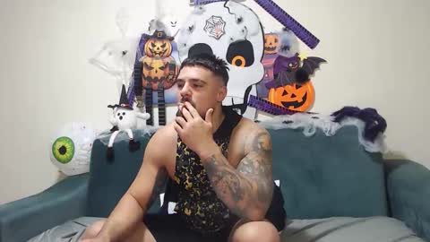 Snapshot of jodogs chatting on October 27, 2:10 pm Tiberius online show from October 27, 2:10 pm