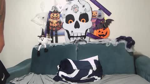 Snapshot of jodogs chatting on October 29, 10:28 am Tiberius online show from October 29, 10:28 am