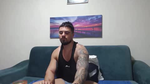 Snapshot of jodogs chatting on November 22, 5:50 am Tiberius online show from November 22, 5:50 am