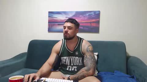 Snapshot of jodogs chatting on December 3, 5:04 am Tiberius online show from December 3, 5:04 am