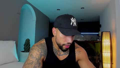 joe_esthetic online show from February 18, 11:19 pm