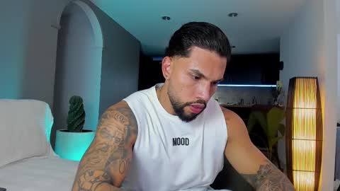 joe_esthetic online show from February 27, 12:43 am