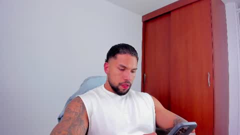 joe_esthetic online show from June 8, 8:31 pm