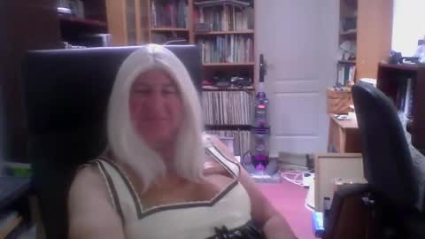 Snapshot of joelatex chatting on May 4, 8:43 am Joelatex online show from May 4, 8:43 am