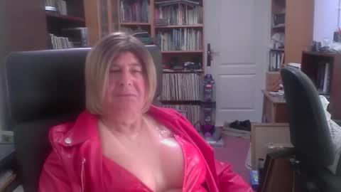 Snapshot of joelatex chatting on May 26, 7:04 am Joelatex online show from May 26, 7:04 am