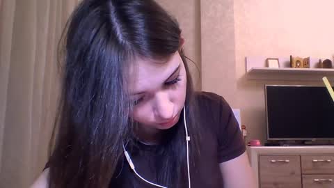 Jennifer online show from November 13, 5:23 pm