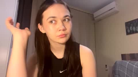 Snapshot of joellendrinen chatting on January 15, 12:10 pm Emilia or Emi online show from January 15, 12:10 pm