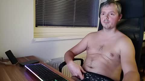 Snapshot of jogger1991 chatting on December 6, 6:39 pm Jogger1991 online show from December 6, 6:39 pm