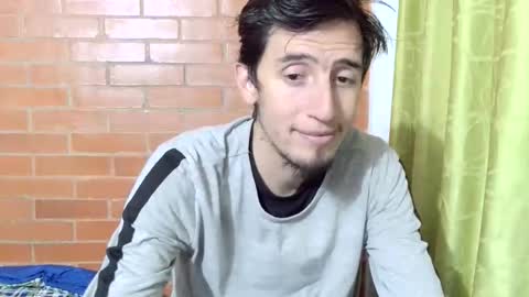 Snapshot of johan70nsexy chatting on May 31, 1:36 am johan70nsexy online show from May 31, 1:36 am