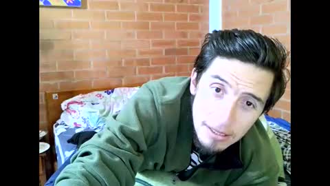 Snapshot of johan70nsexy chatting on June 3, 2:33 pm johan70nsexy online show from June 3, 2:33 pm