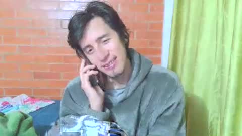 Snapshot of johan70nsexy chatting on August 8, 3:30 am johan70nsexy online show from August 8, 3:30 am