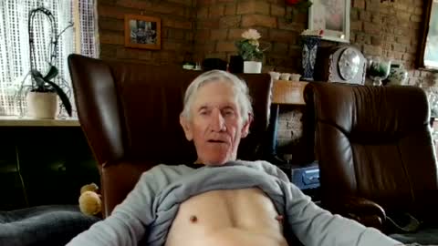 johan7 heet online show from June 15, 3:47 pm