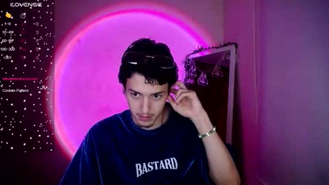 johan_parker222 online show from February 11, 1:54 am