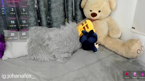 Snapshot of johana_fox_ chatting on December 18, 8:25 pm johana fox online show from December 18, 8:25 pm