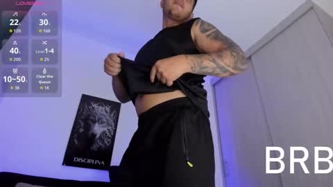 Snapshot of johansmith__ chatting on December 4, 12:58 pm Johan Smith online show from December 4, 12:58 pm