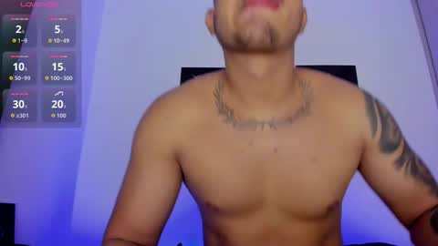 Snapshot of johansmith__ chatting on December 18, 1:11 am Johan Smith online show from December 18, 1:11 am