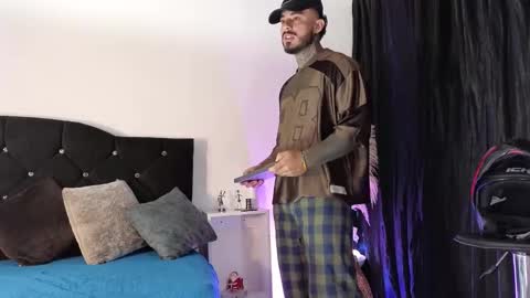 John  online show from November 10, 11:09 am