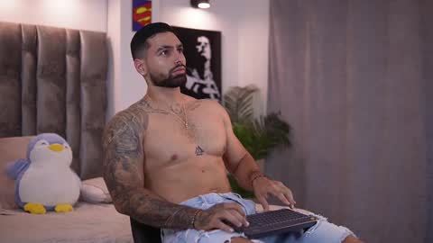 Snapshot of john_king29 chatting on March 1, 1:29 pm john online show from March 1, 1:29 pm