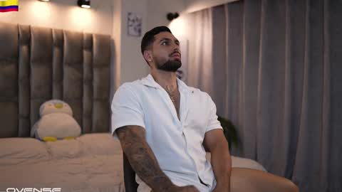 Snapshot of john_king29 chatting on October 31, 12:33 am john online show from October 31, 12:33 am