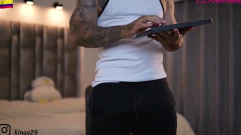 Snapshot of john_king29 chatting on November 9, 8:07 pm john online show from November 9, 8:07 pm