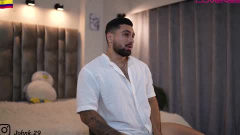 Snapshot of john_king29 chatting on November 24, 10:53 pm john online show from November 24, 10:53 pm