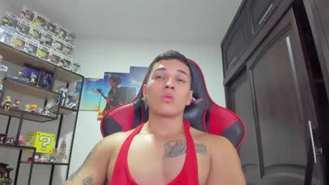 Snapshot of john_s117 chatting on December 26, 9:47 pm JOHN online show from December 26, 9:47 pm