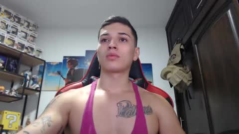 Snapshot of john_s117 chatting on January 4, 1:42 am JOHN online show from January 4, 1:42 am