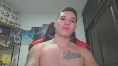 Snapshot of john_s117 chatting on January 8, 1:53 am JOHN online show from January 8, 1:53 am