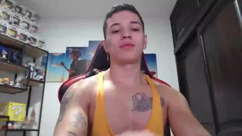 Snapshot of john_s117 chatting on January 13, 4:18 am JOHN online show from January 13, 4:18 am