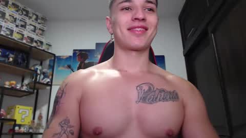 Snapshot of john_s117 chatting on January 17, 5:53 am JOHN online show from January 17, 5:53 am