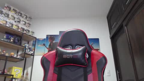 Snapshot of john_s117 chatting on February 28, 2:31 am JOHN online show from February 28, 2:31 am