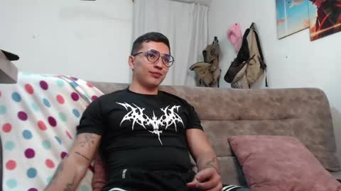 Snapshot of john_s117 chatting on July 1, 8:41 pm JOHN online show from July 1, 8:41 pm