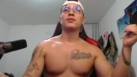 Snapshot of john_s117 chatting on July 3, 10:38 pm JOHN online show from July 3, 10:38 pm