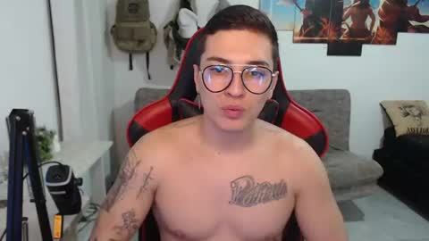 Snapshot of john_s117 chatting on August 1, 8:08 pm JOHN online show from August 1, 8:08 pm