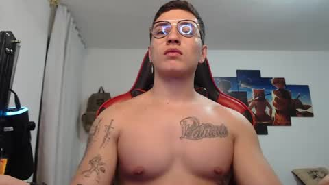 Snapshot of john_s117 chatting on August 2, 11:47 pm JOHN online show from August 2, 11:47 pm