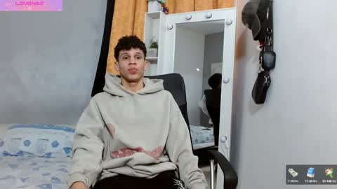 john_ssnow29 online show from January 15, 9:51 pm