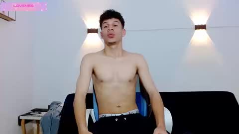 john_ssnow29 online show from September 19, 1:12 pm