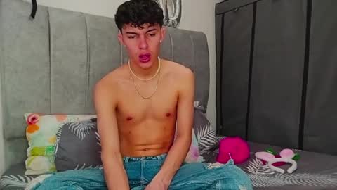 Snapshot of john_vichenso chatting on December 9, 7:07 pm John Vichenso online show from December 9, 7:07 pm