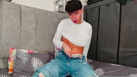 Snapshot of john_vichenso chatting on December 10, 8:38 pm John Vichenso online show from December 10, 8:38 pm