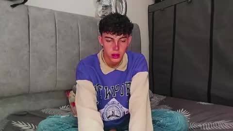 Snapshot of john_vichenso chatting on December 13, 7:32 pm John Vichenso online show from December 13, 7:32 pm