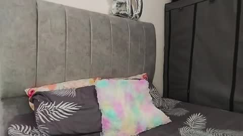 Snapshot of john_vichenso chatting on December 17, 1:49 pm John Vichenso online show from December 17, 1:49 pm