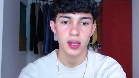 Snapshot of john_vichenso chatting on September 8, 9:25 pm John Vichenso online show from September 8, 9:25 pm