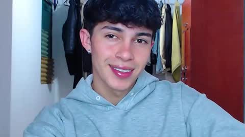 Snapshot of john_vichenso chatting on September 10, 10:10 pm John Vichenso online show from September 10, 10:10 pm