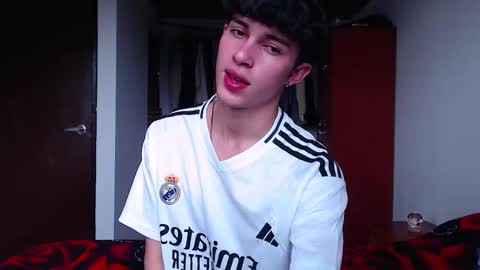 Snapshot of john_vichenso chatting on September 16, 7:15 pm John Vichenso online show from September 16, 7:15 pm