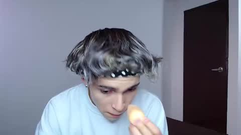 Snapshot of john_vichenso chatting on November 4, 10:09 pm John Vichenso online show from November 4, 10:09 pm